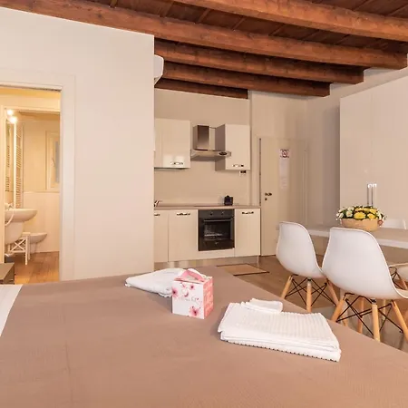 Palazzetto Il Mangano - F&l 布雷西亚