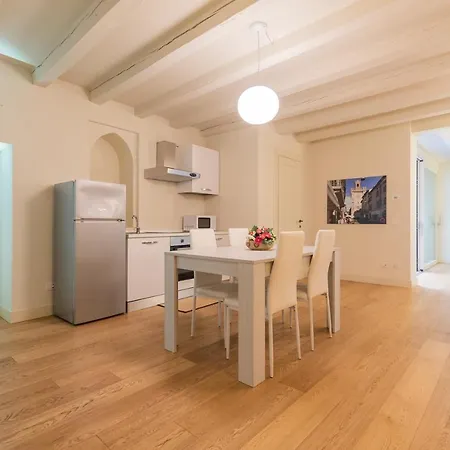Palazzetto Il Mangano - F&l ברשה