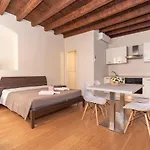 Palazzetto Il Mangano - F&l *